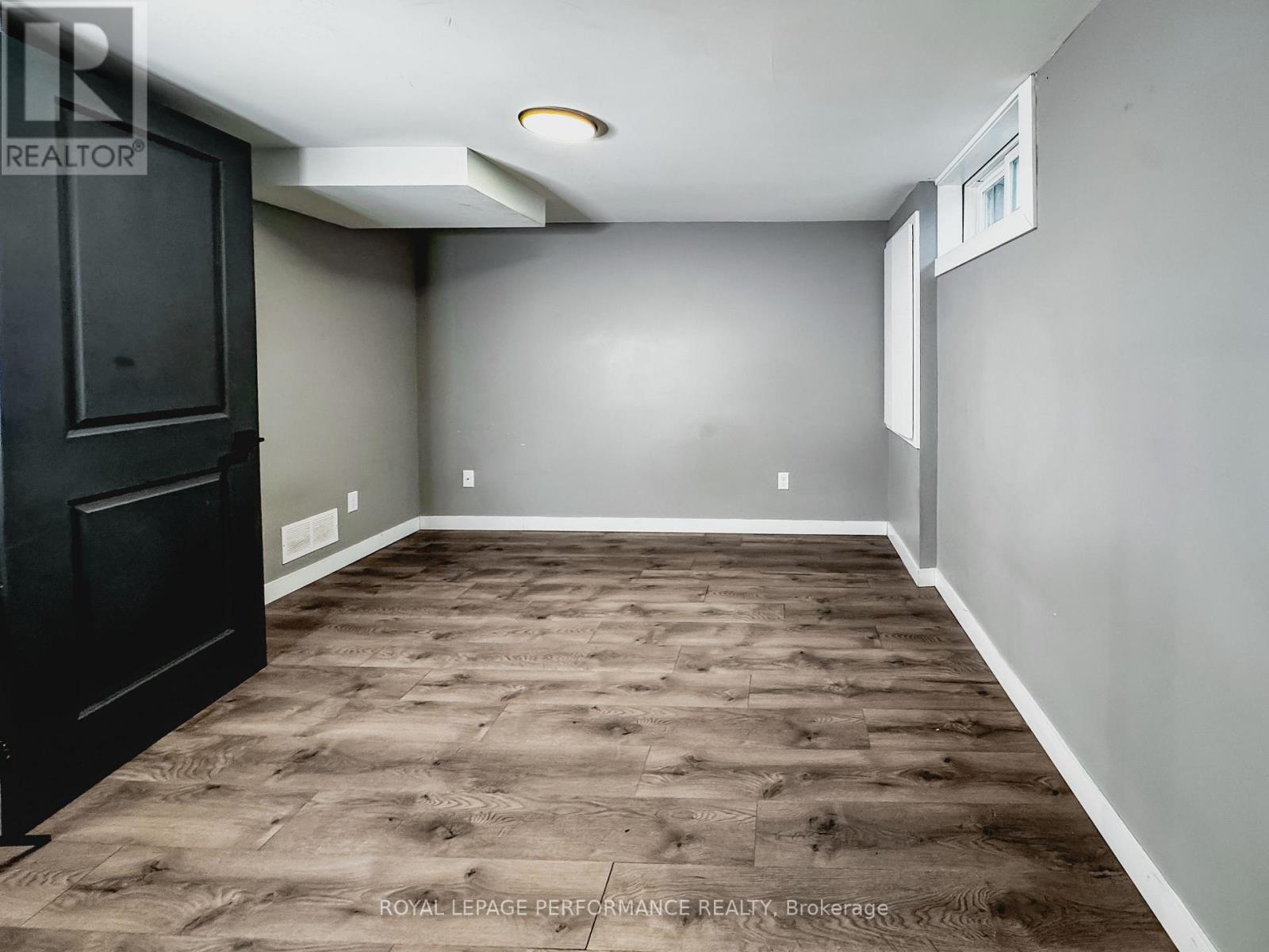 B - 726 Cummings Avenue, Ottawa, Ontario  K1K 2L1 - Photo 12 - X12761986