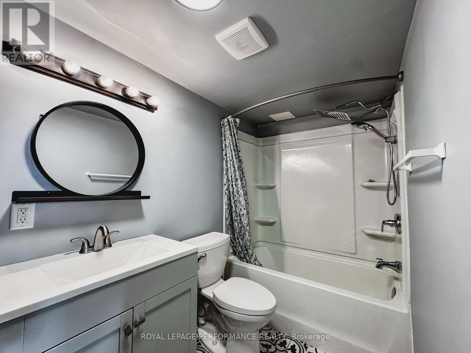 B - 726 Cummings Avenue, Ottawa, Ontario  K1K 2L1 - Photo 14 - X12761986