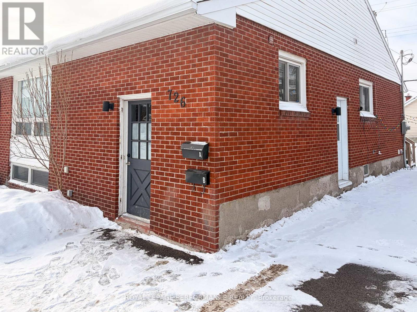 B - 726 Cummings Avenue, Ottawa, Ontario  K1K 2L1 - Photo 2 - X12761986