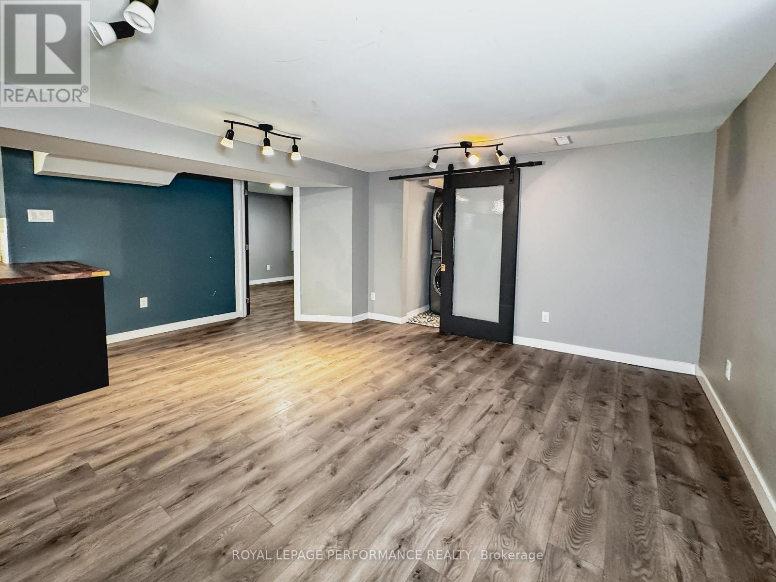 B - 726 Cummings Avenue, Ottawa, Ontario  K1K 2L1 - Photo 8 - X12761986