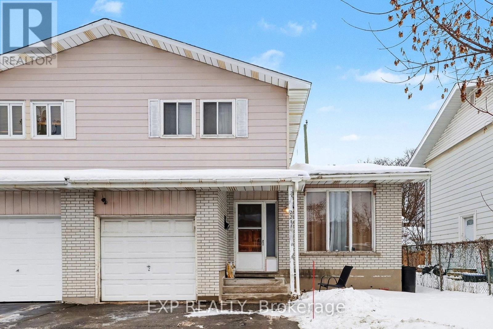 2211 St Laurent Boulevard, Ottawa, Ontario  K1G 1B1 - Photo 2 - X12762000