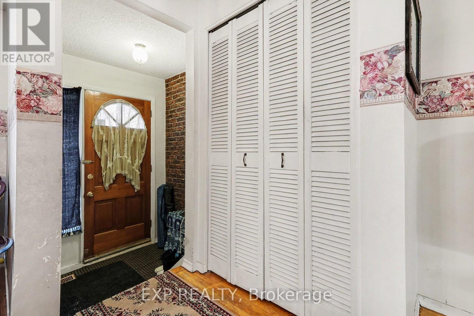 2211 St Laurent Boulevard, Ottawa, Ontario  K1G 1B1 - Photo 3 - X12762000