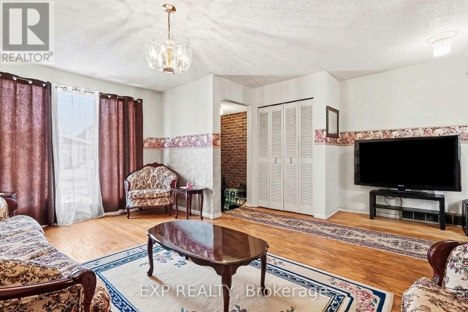 2211 St Laurent Boulevard, Ottawa, Ontario  K1G 1B1 - Photo 5 - X12762000