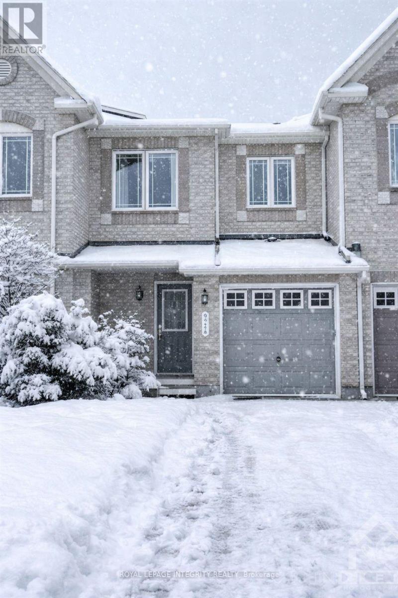 102 Brady Avenue, Ottawa, Ontario  K2K 0B1 - Photo 1 - X12762036