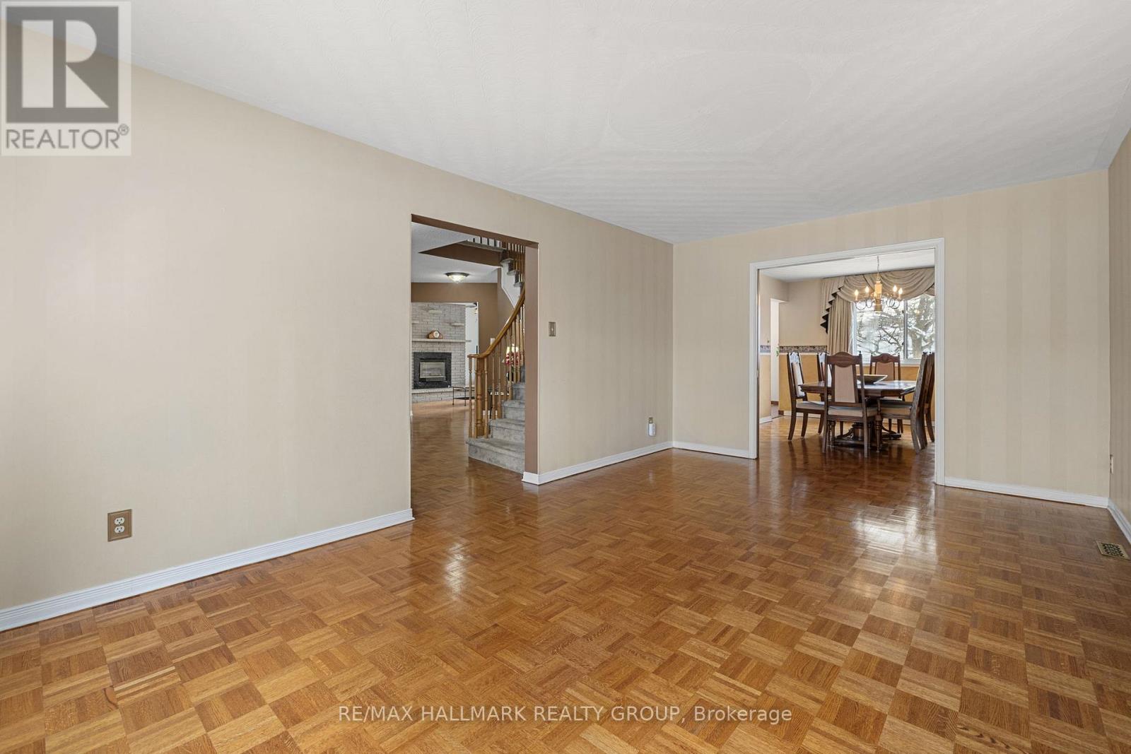 944 Greenbriar Avenue, Ottawa, Ontario  K2C 3V7 - Photo 7 - X12762286