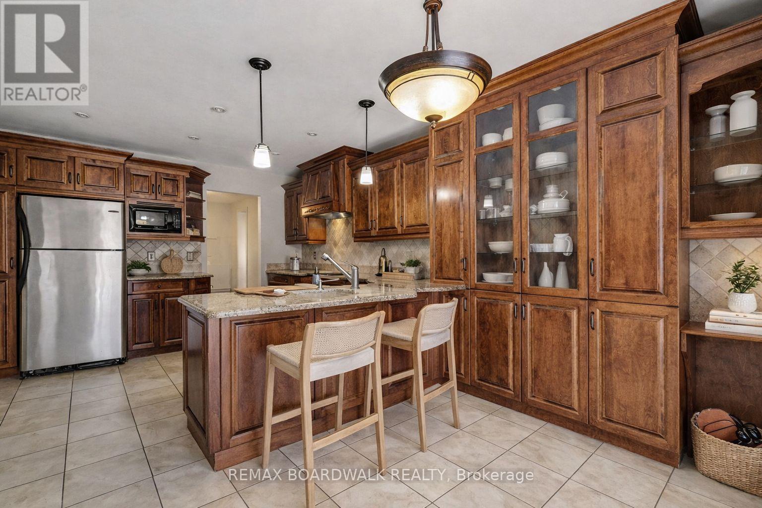 75 Dossetter Way, Ottawa, Ontario  K1G 4S7 - Photo 5 - X12762314