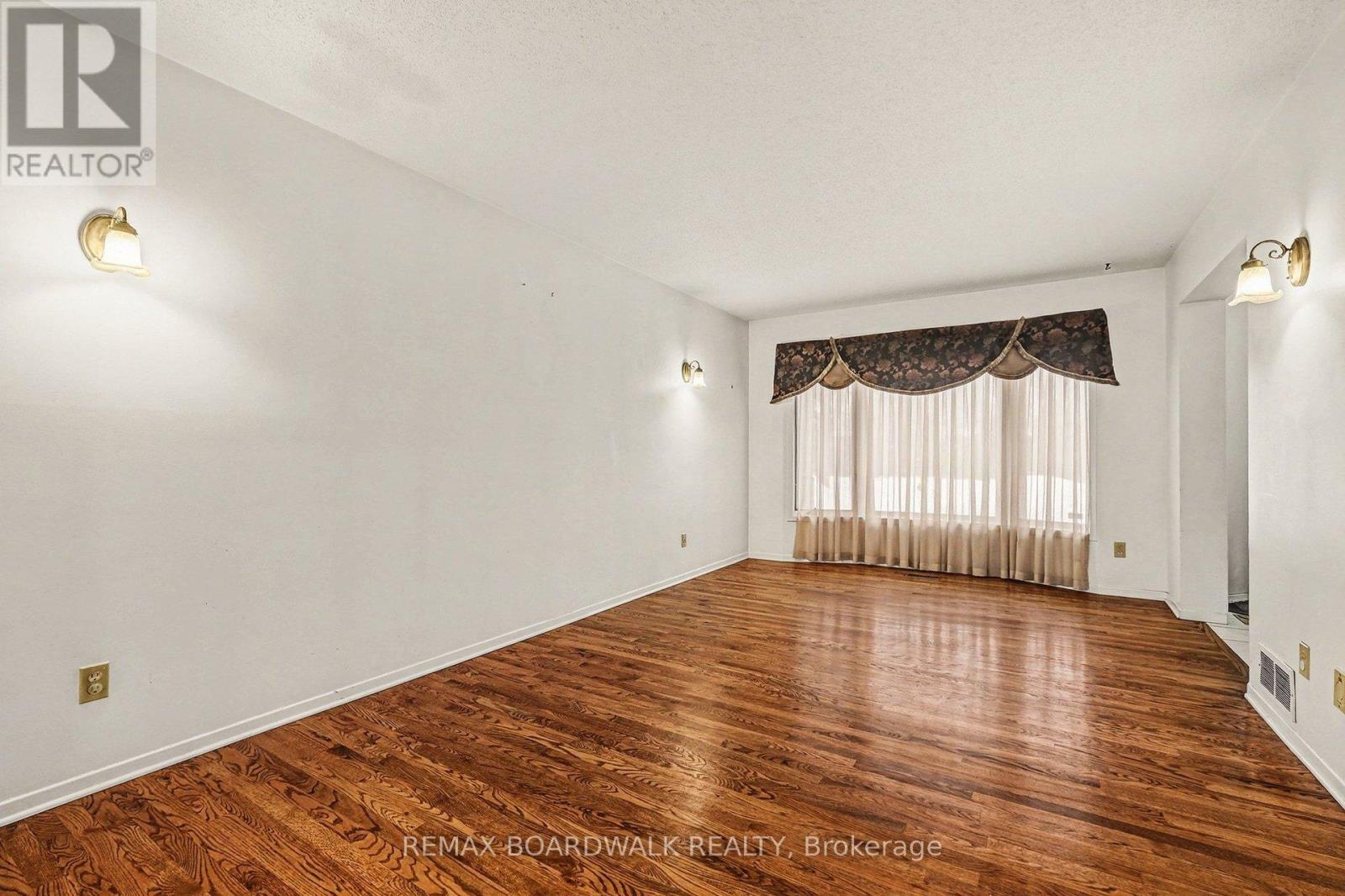 75 Dossetter Way, Ottawa, Ontario  K1G 4S7 - Photo 8 - X12762314