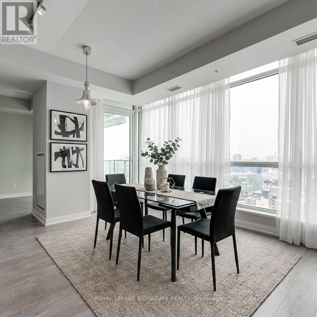 2301 - 199 Richmond Street W, Toronto (Waterfront Communities), Ontario  M5V 0H4 - Photo 2 - C12759742