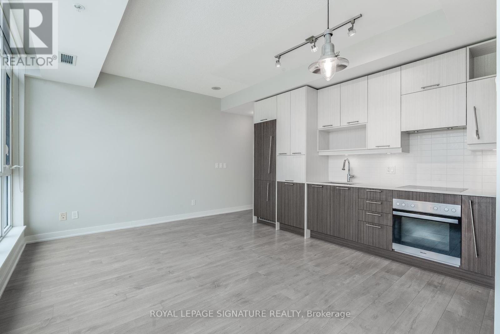 2301 - 199 Richmond Street W, Toronto (Waterfront Communities), Ontario  M5V 0H4 - Photo 7 - C12759742