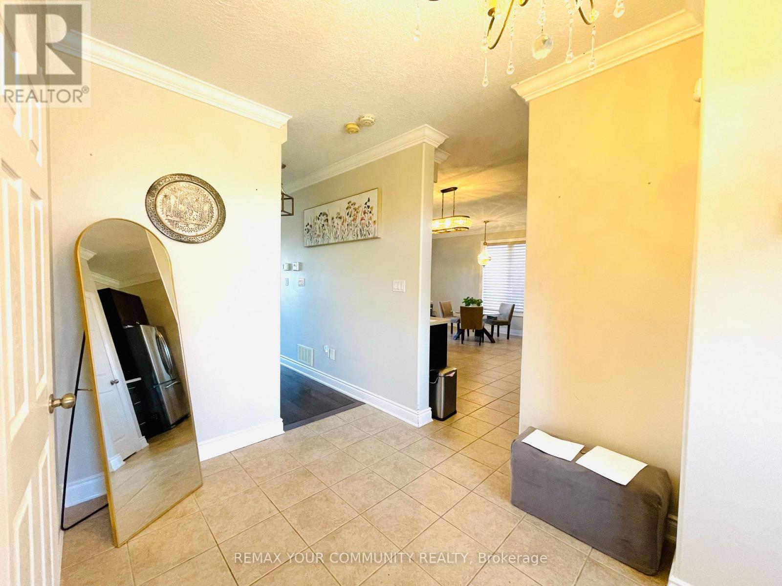 (Upper) - 996 Booth Avenue, Innisfil, Ontario  L9S 0A4 - Photo 4 - N12761526