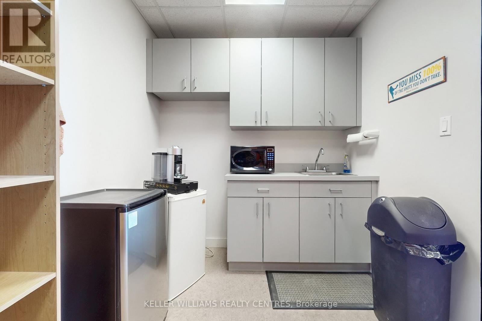 Unit 7 - 125 Don Hillock Drive, Aurora, Ontario  L4G 0H8 - Photo 8 - N12700526