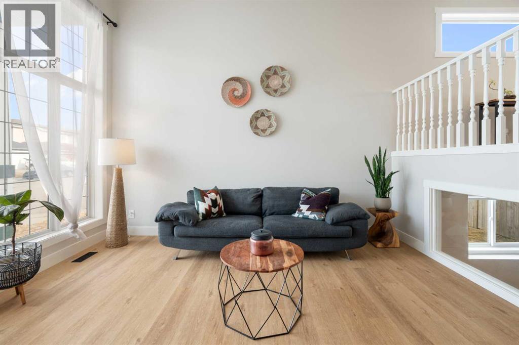 111 Woodside Circle Nw, Airdrie, Alberta  T4B 2J8 - Photo 2 - A2283388