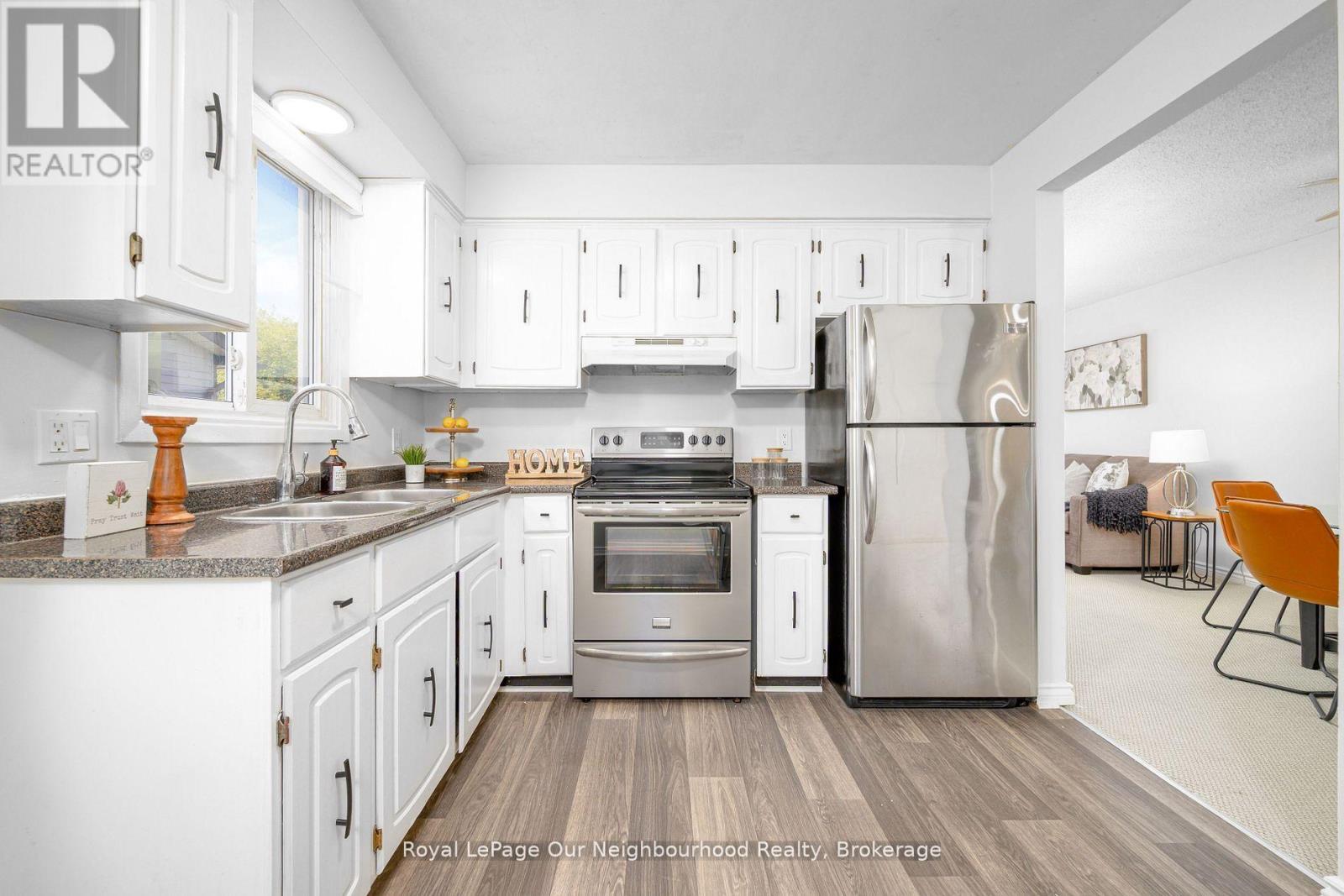 1306 Valley Drive, Oshawa, Ontario  L1J 7J7 - Photo 13 - E12762178