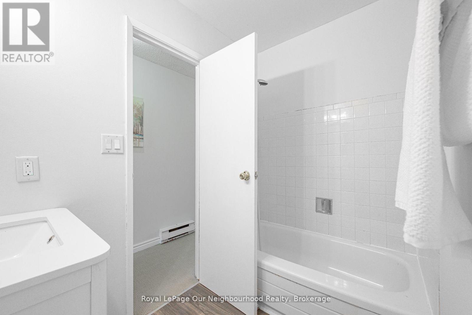 1306 Valley Drive, Oshawa, Ontario  L1J 7J7 - Photo 20 - E12762178