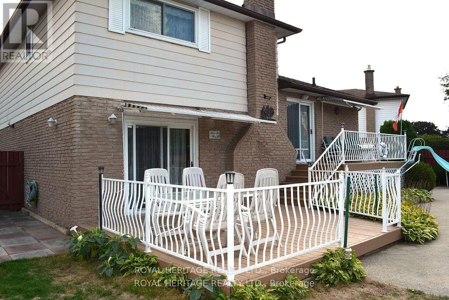 62 Brant Court, Oshawa, Ontario  L1G 4M9 - Photo 2 - E12762206