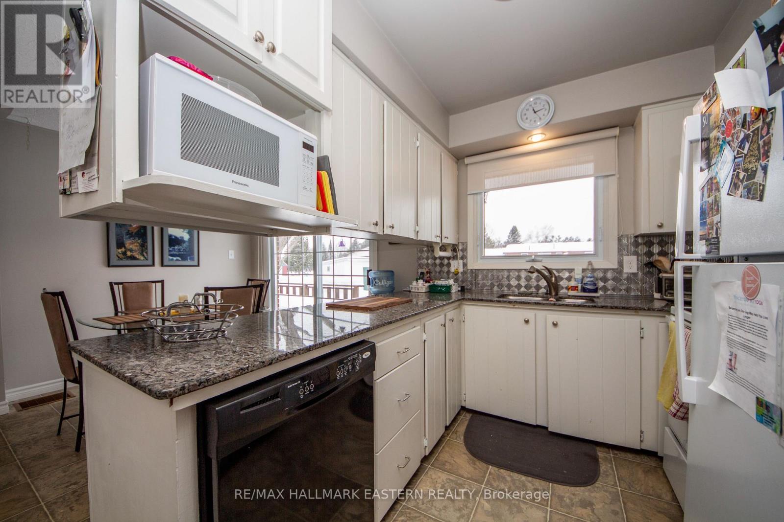 664 Deerfield Crescent, Selwyn, Ontario  K0L 1T0 - Photo 9 - X12762172