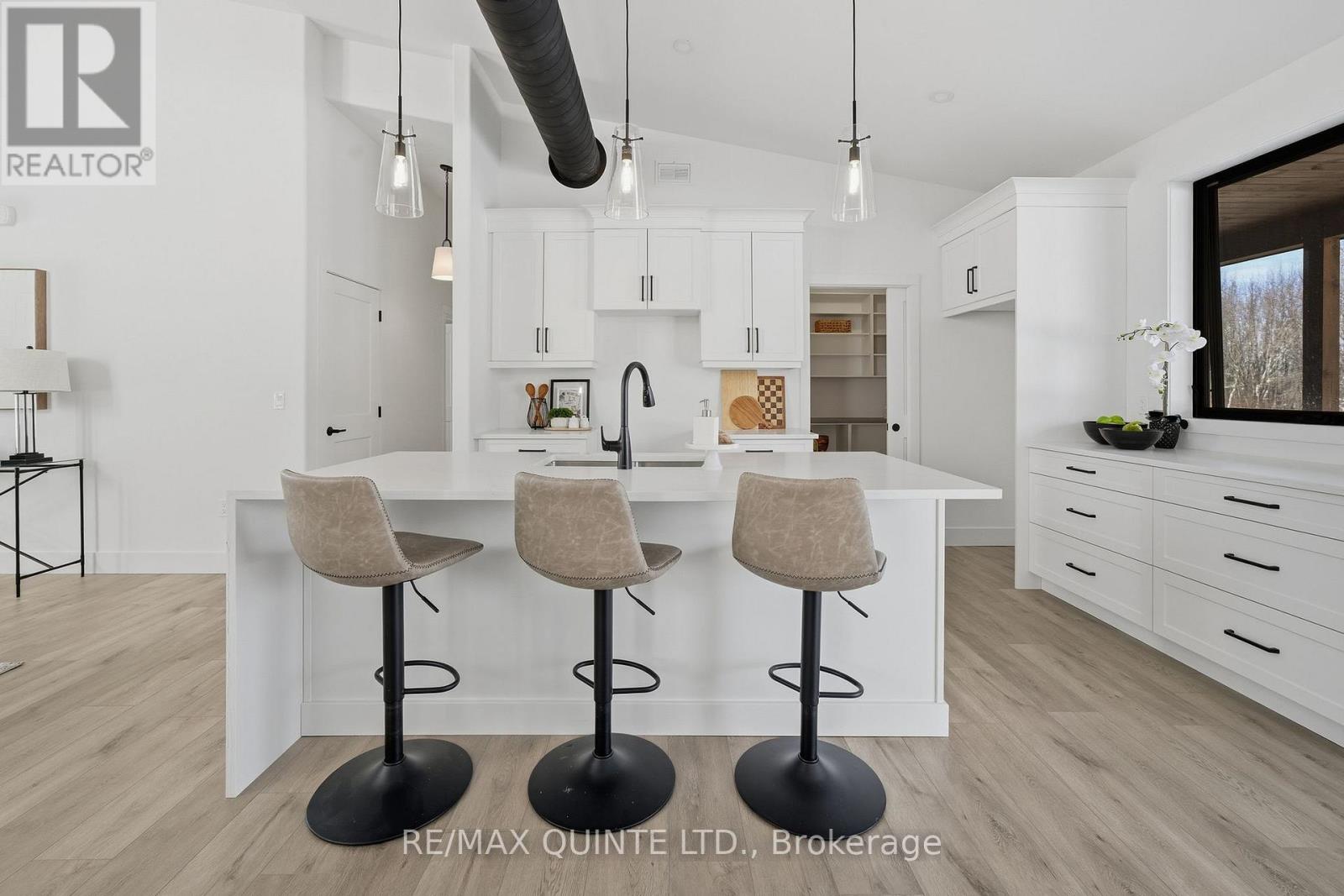 225 Mitchells Crossroad, Prince Edward County (North Marysburg Ward), Ontario  K0K 2T0 - Photo 19 - X12762330