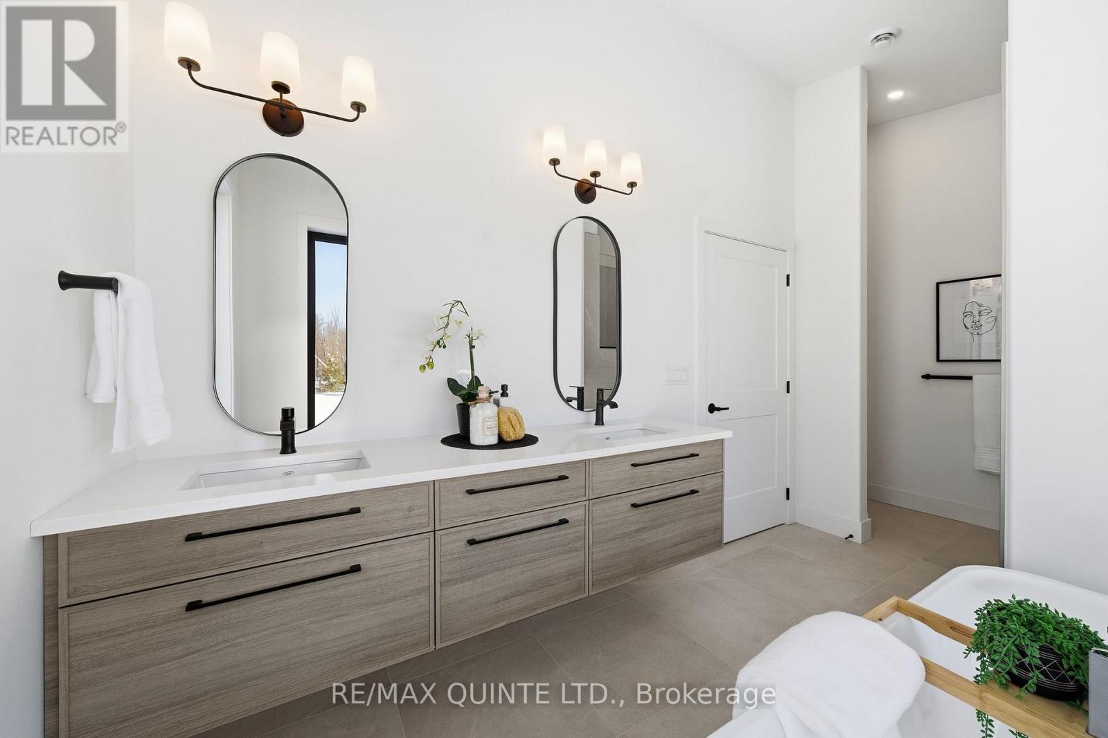 225 Mitchells Crossroad, Prince Edward County (North Marysburg Ward), Ontario  K0K 2T0 - Photo 33 - X12762330