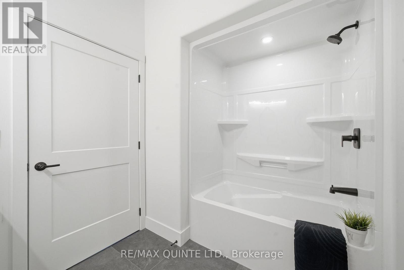 225 Mitchells Crossroad, Prince Edward County (North Marysburg Ward), Ontario  K0K 2T0 - Photo 41 - X12762330