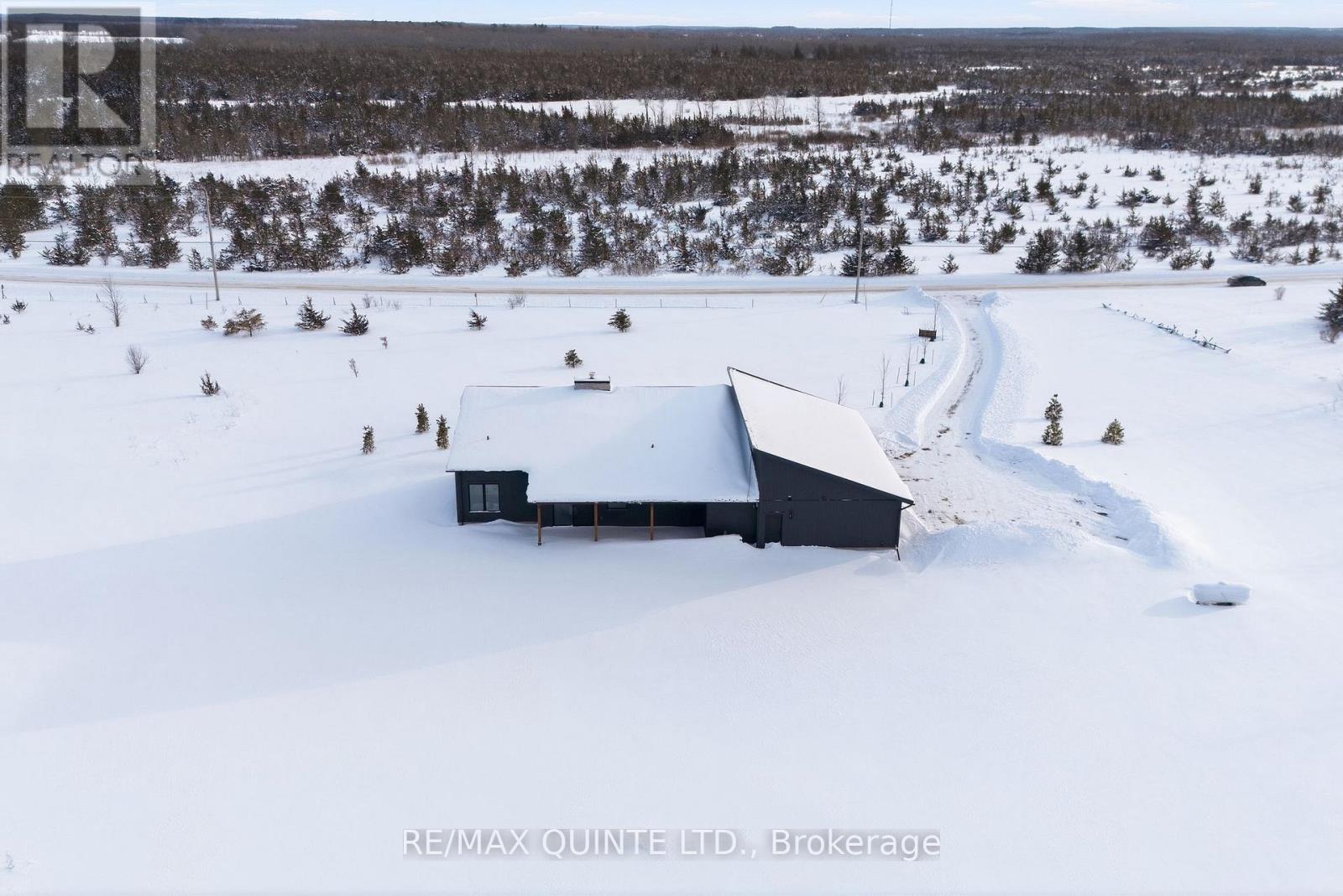 225 Mitchells Crossroad, Prince Edward County (North Marysburg Ward), Ontario  K0K 2T0 - Photo 6 - X12762330