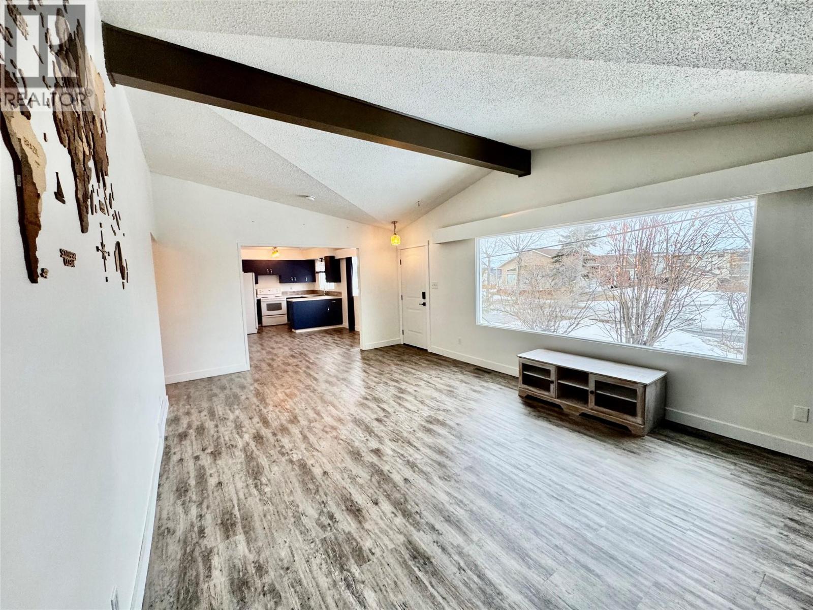 1501 111 Avenue, Dawson Creek, British Columbia  V1G 2X8 - Photo 2 - 10374714