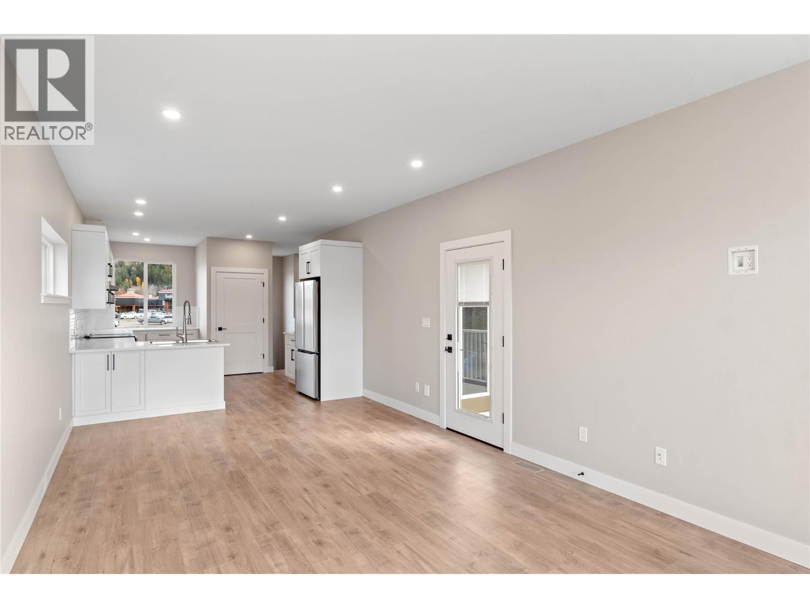 300 Brooke Drive, Chase, British Columbia  V0E 1M0 - Photo 3 - 10375026