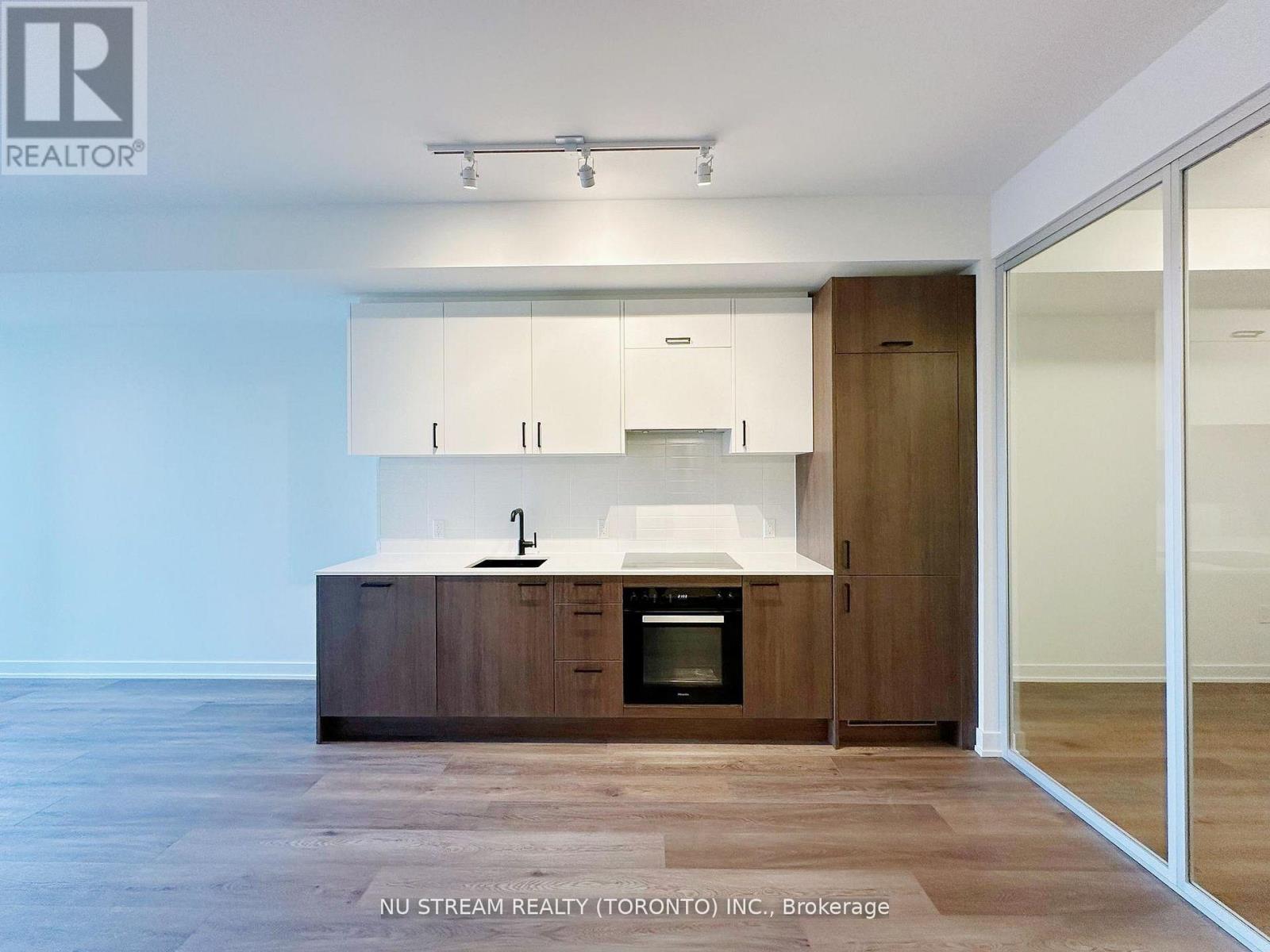 326 - 1 Kyle Lowry Road, Toronto, Ontario  M3C 0S6 - Photo 4 - C12762002