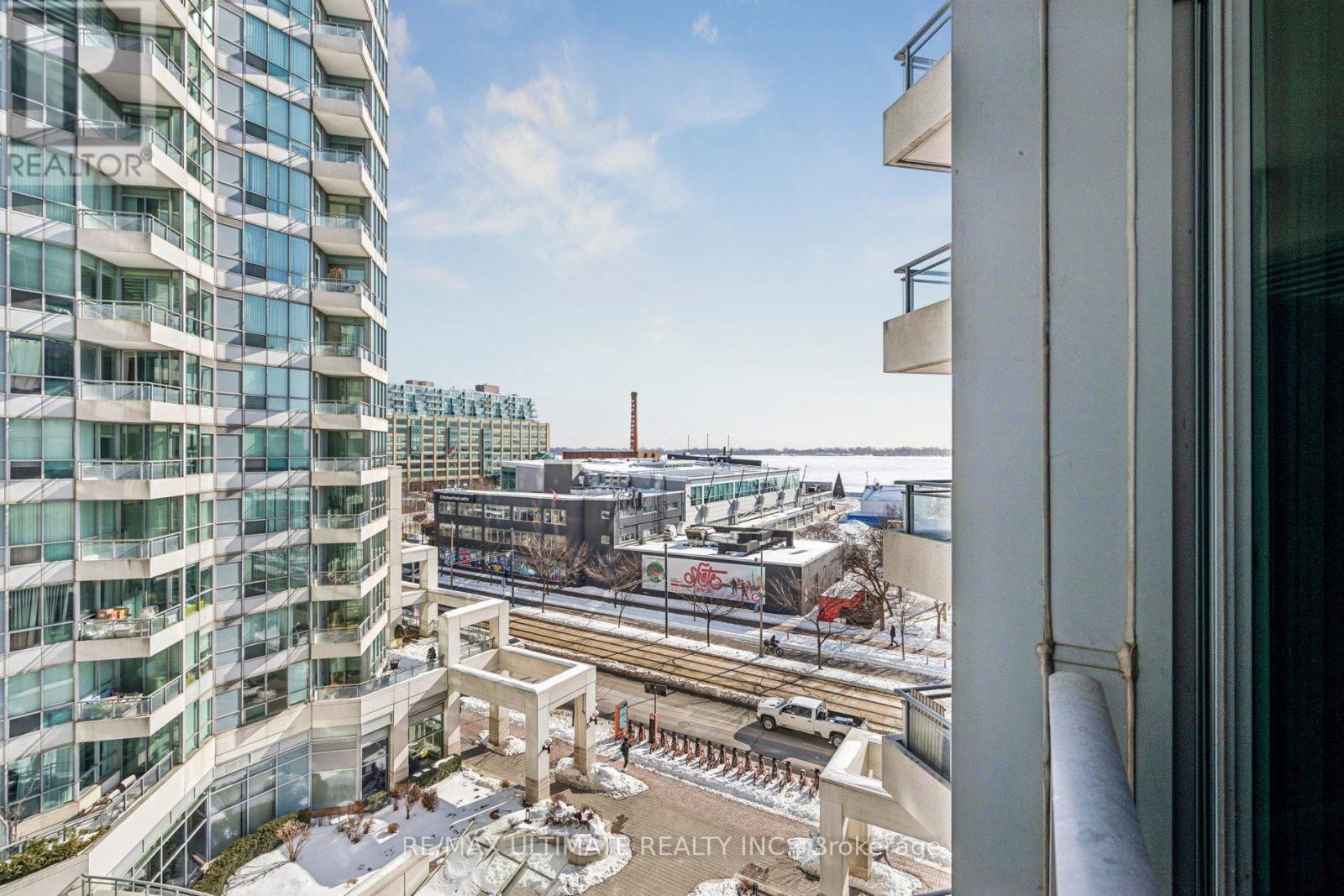 720 - 230 Queens Quay W, Toronto, Ontario  M5J 2Y7 - Photo 10 - C12762024