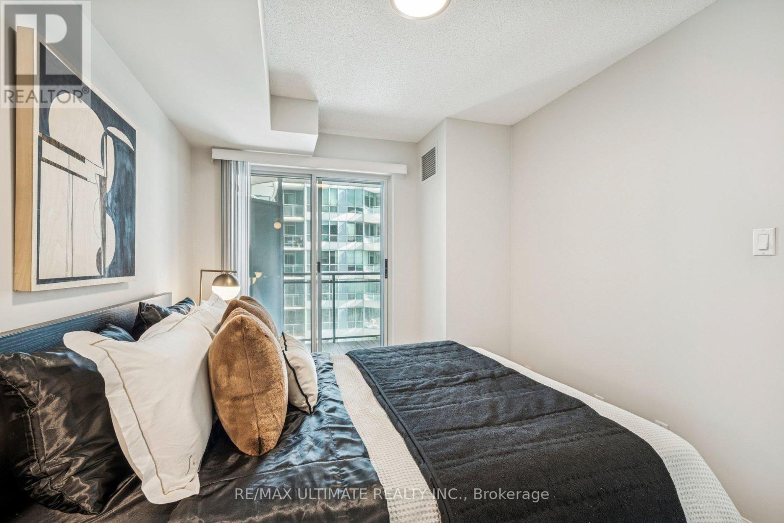 720 - 230 Queens Quay W, Toronto, Ontario  M5J 2Y7 - Photo 35 - C12762024