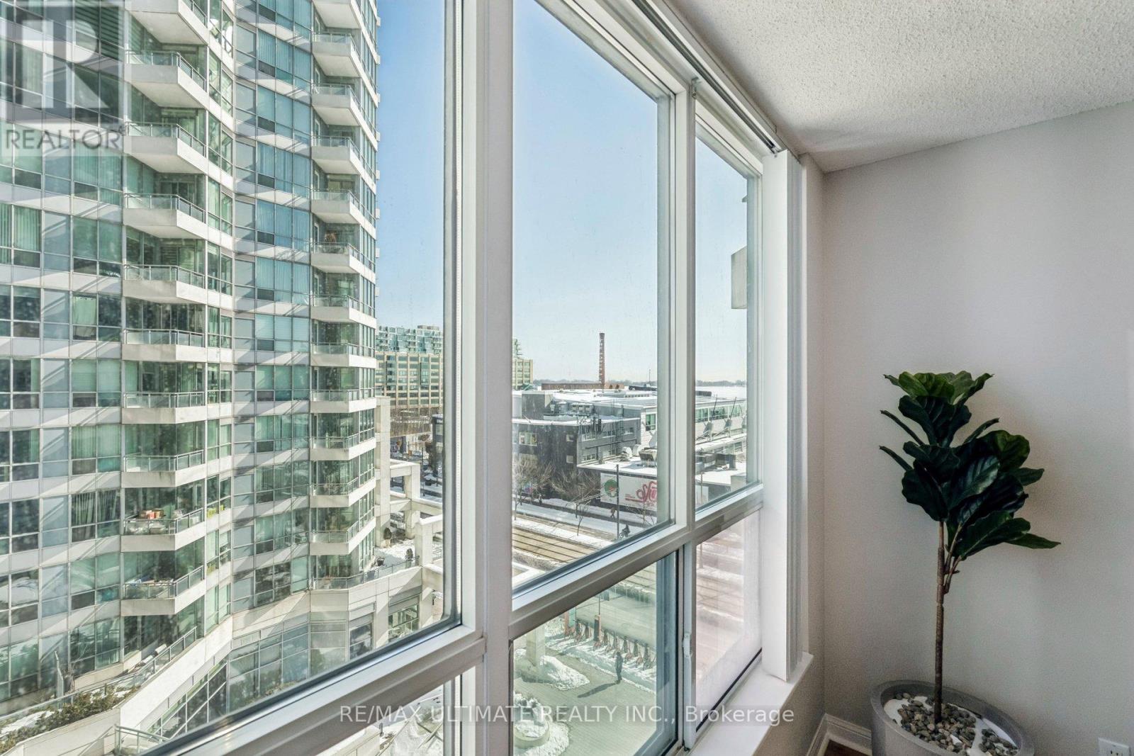 720 - 230 Queens Quay W, Toronto, Ontario  M5J 2Y7 - Photo 8 - C12762024