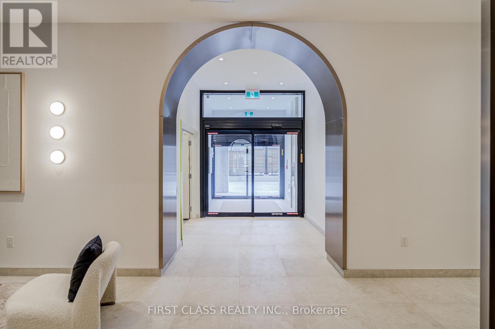 1604 - 181 Sterling Road, Toronto (Dufferin Grove), Ontario  M6R 2B2 - Photo 3 - C12762078