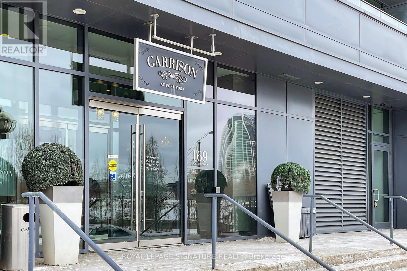 329 - 169 FORT YORK BOULEVARD, Toronto, Ontario