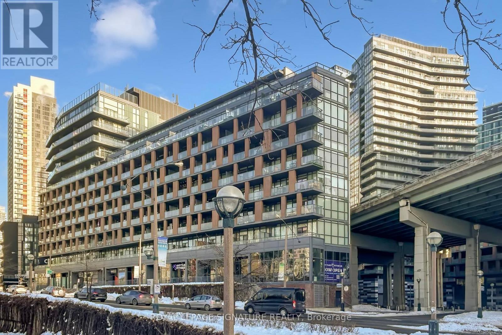 329 - 169 Fort York Boulevard, Toronto, Ontario  M5V 0C8 - Photo 2 - C12762104