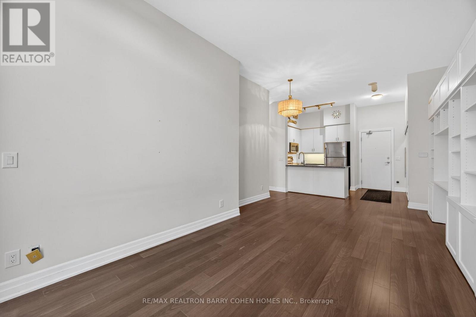 301 - 500 St Clair Avenue W, Toronto, Ontario  M6C 1A8 - Photo 5 - C12762136