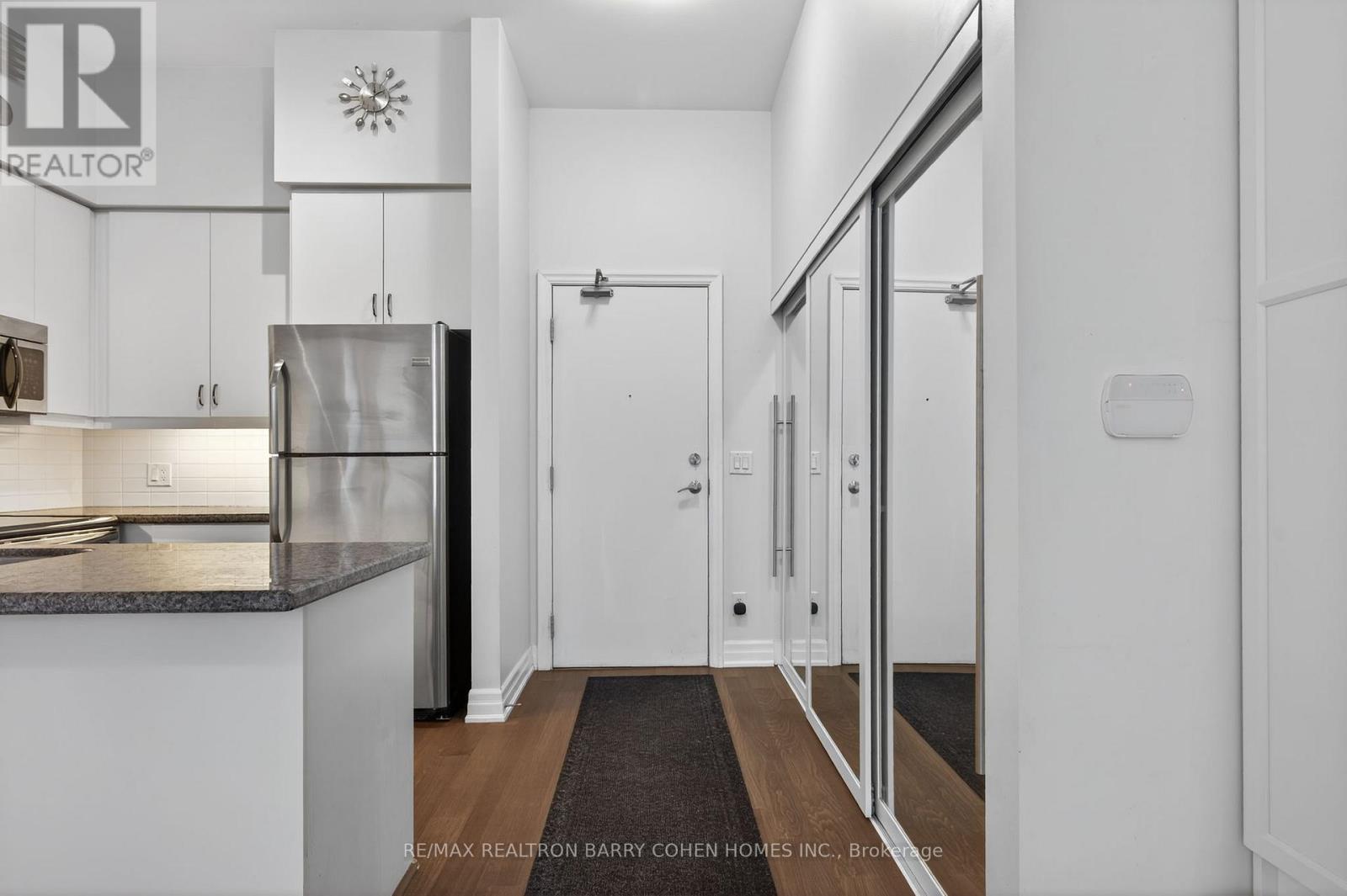 301 - 500 St Clair Avenue W, Toronto, Ontario  M6C 1A8 - Photo 9 - C12762136