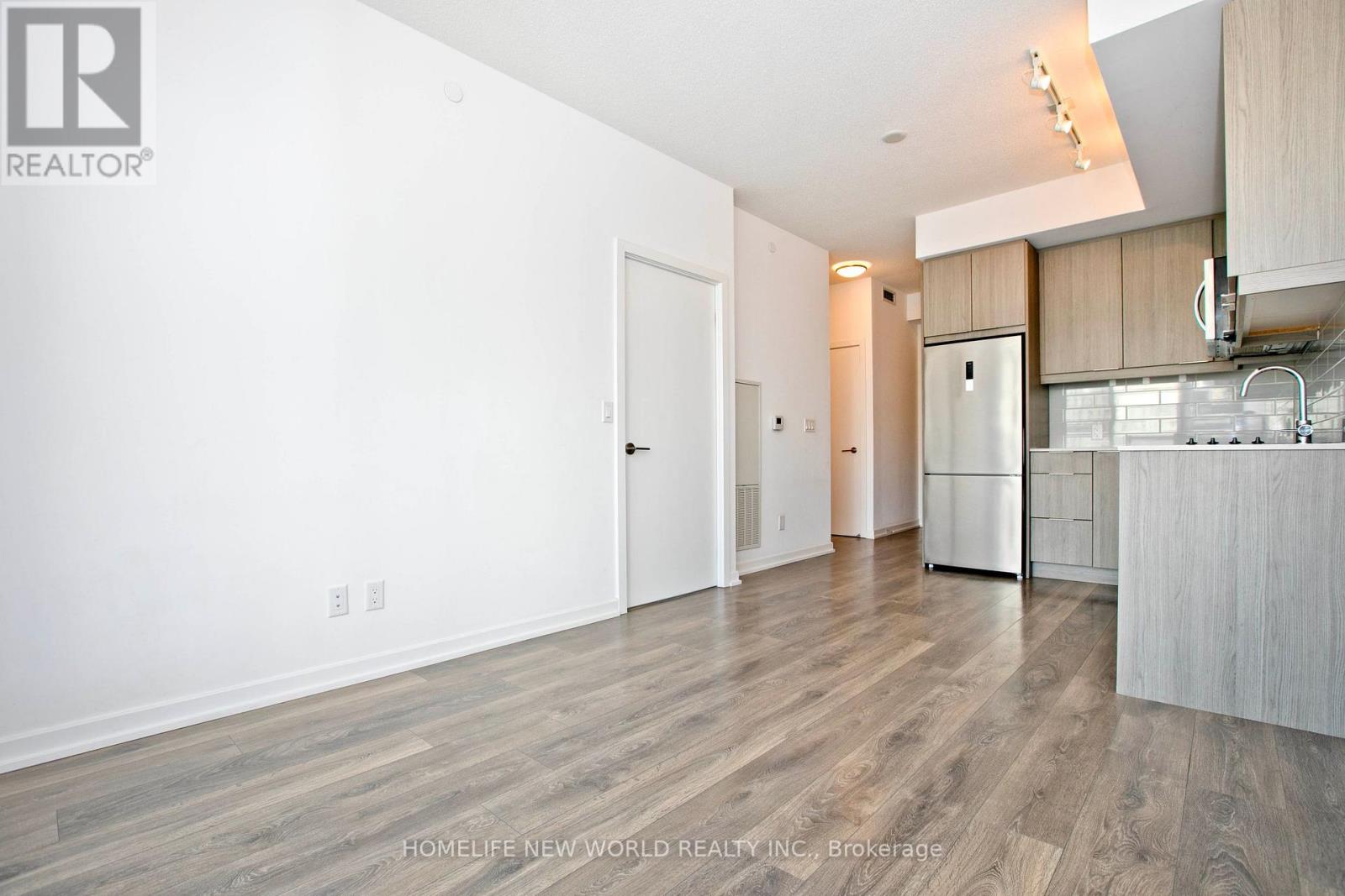 2004 - 32 Forest Manor Road, Toronto, Ontario  M2J 1M5 - Photo 3 - C12762148