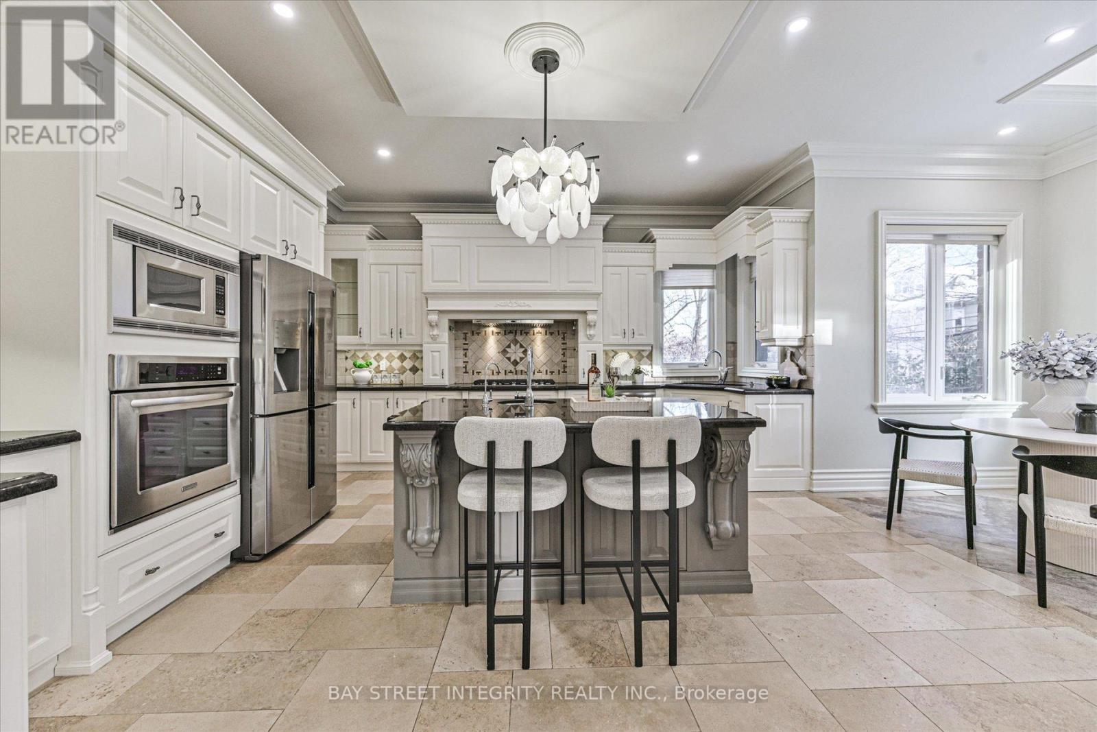 121 Caribou Road, Toronto, Ontario  M5N 2B1 - Photo 10 - C12762198