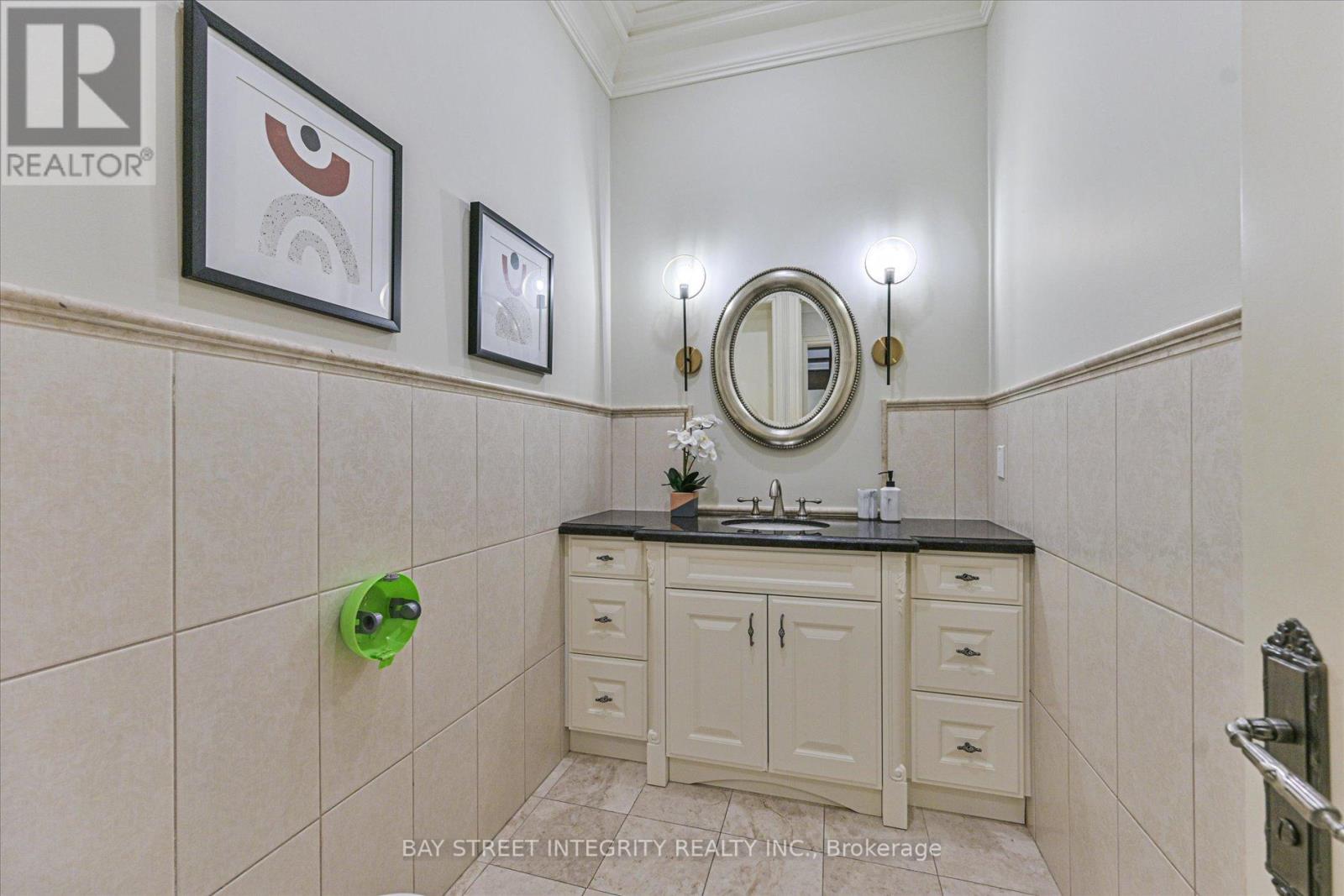 121 Caribou Road, Toronto, Ontario  M5N 2B1 - Photo 19 - C12762198