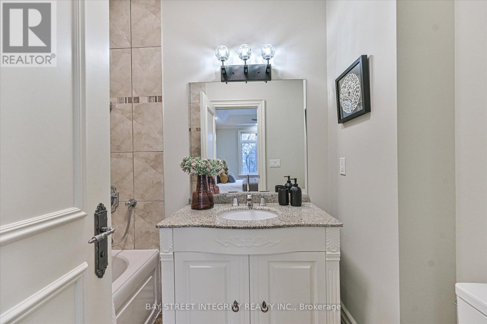 121 Caribou Road, Toronto, Ontario  M5N 2B1 - Photo 34 - C12762198