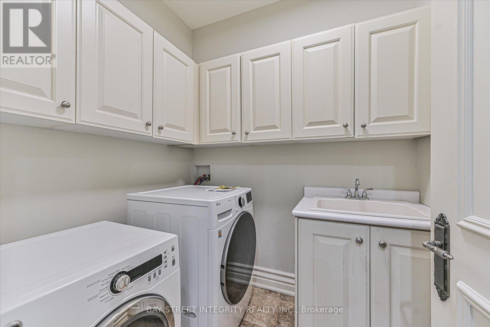 121 Caribou Road, Toronto, Ontario  M5N 2B1 - Photo 35 - C12762198