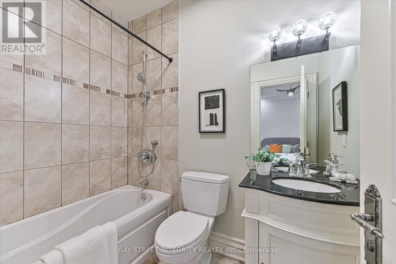 121 Caribou Road, Toronto, Ontario  M5N 2B1 - Photo 37 - C12762198