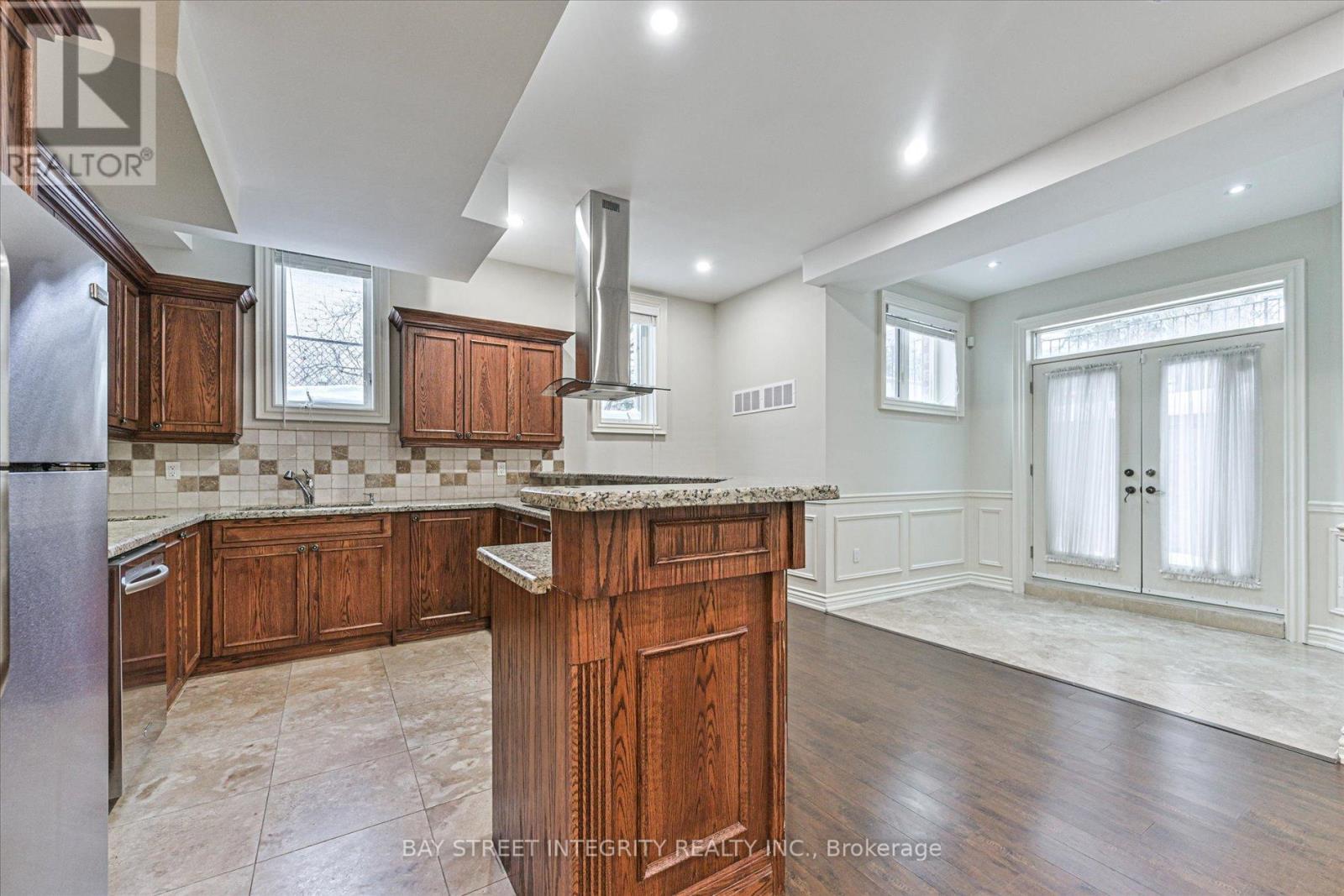 121 Caribou Road, Toronto, Ontario  M5N 2B1 - Photo 39 - C12762198