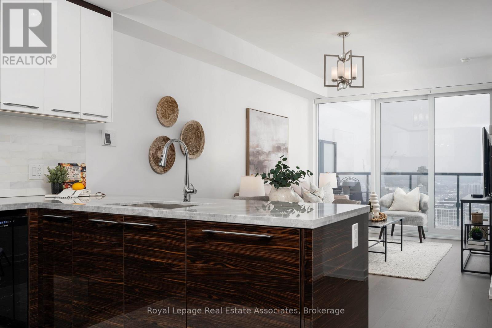 3706 - 488 University Avenue, Toronto, Ontario  L6H 3V8 - Photo 3 - C12762208