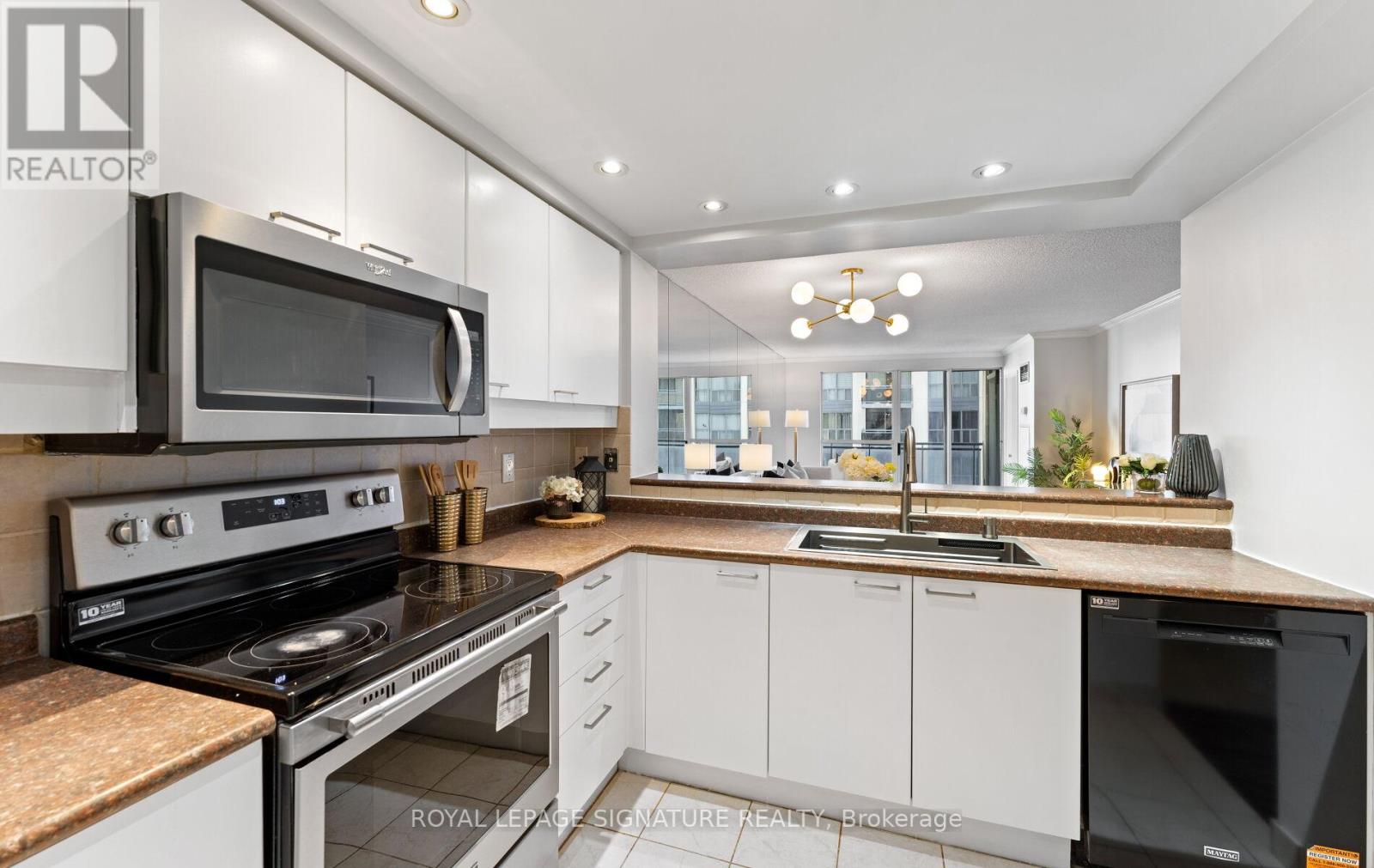 1102 - 18 Hollywood Avenue, Toronto, Ontario  M2M 6P5 - Photo 19 - C12762240