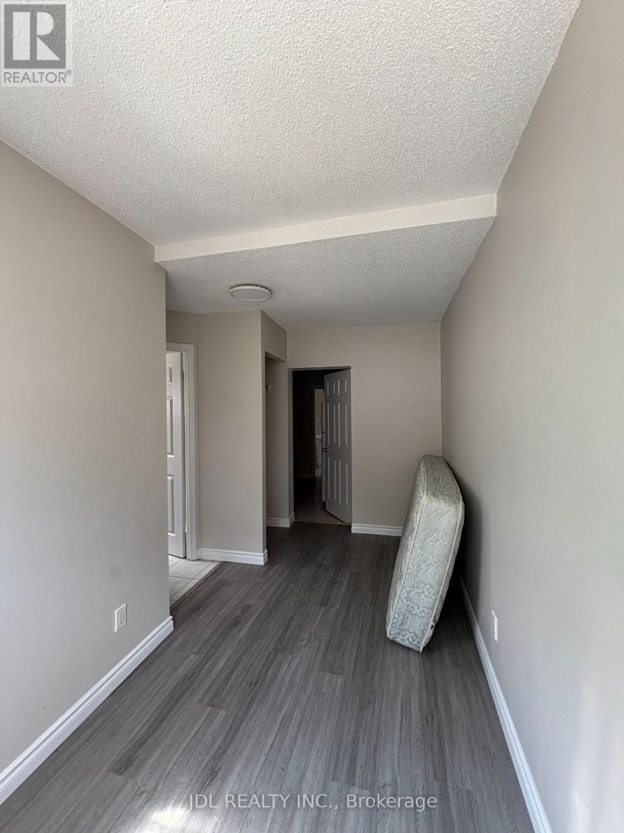 Main Floor - 593 Bathurst Street, Toronto, Ontario  M5S 2P8 - Photo 10 - C12762354