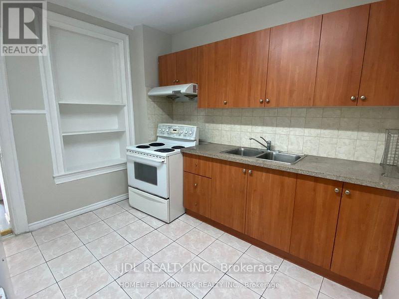 Main Floor - 593 Bathurst Street, Toronto, Ontario  M5S 2P8 - Photo 2 - C12762354