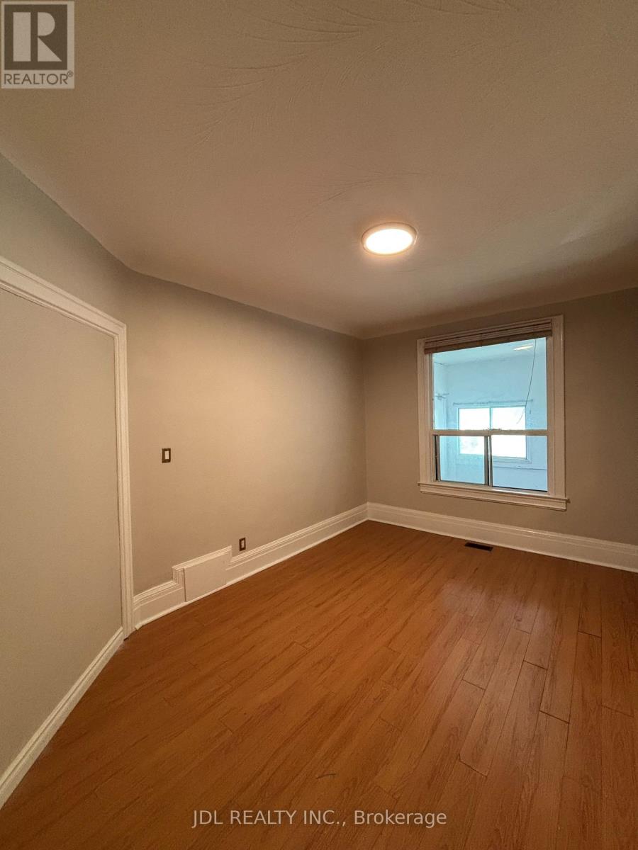 Main Floor - 593 Bathurst Street, Toronto, Ontario  M5S 2P8 - Photo 4 - C12762354