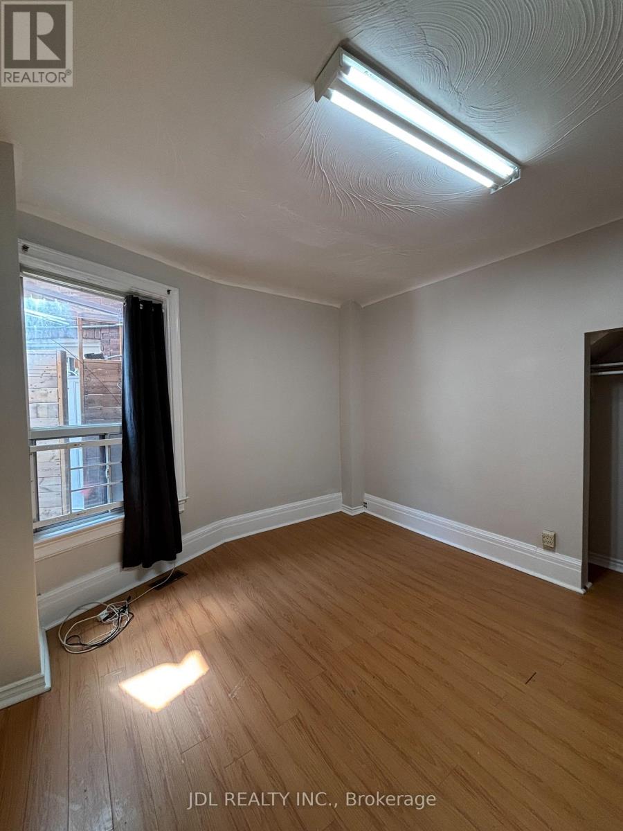 Main Floor - 593 Bathurst Street, Toronto, Ontario  M5S 2P8 - Photo 6 - C12762354