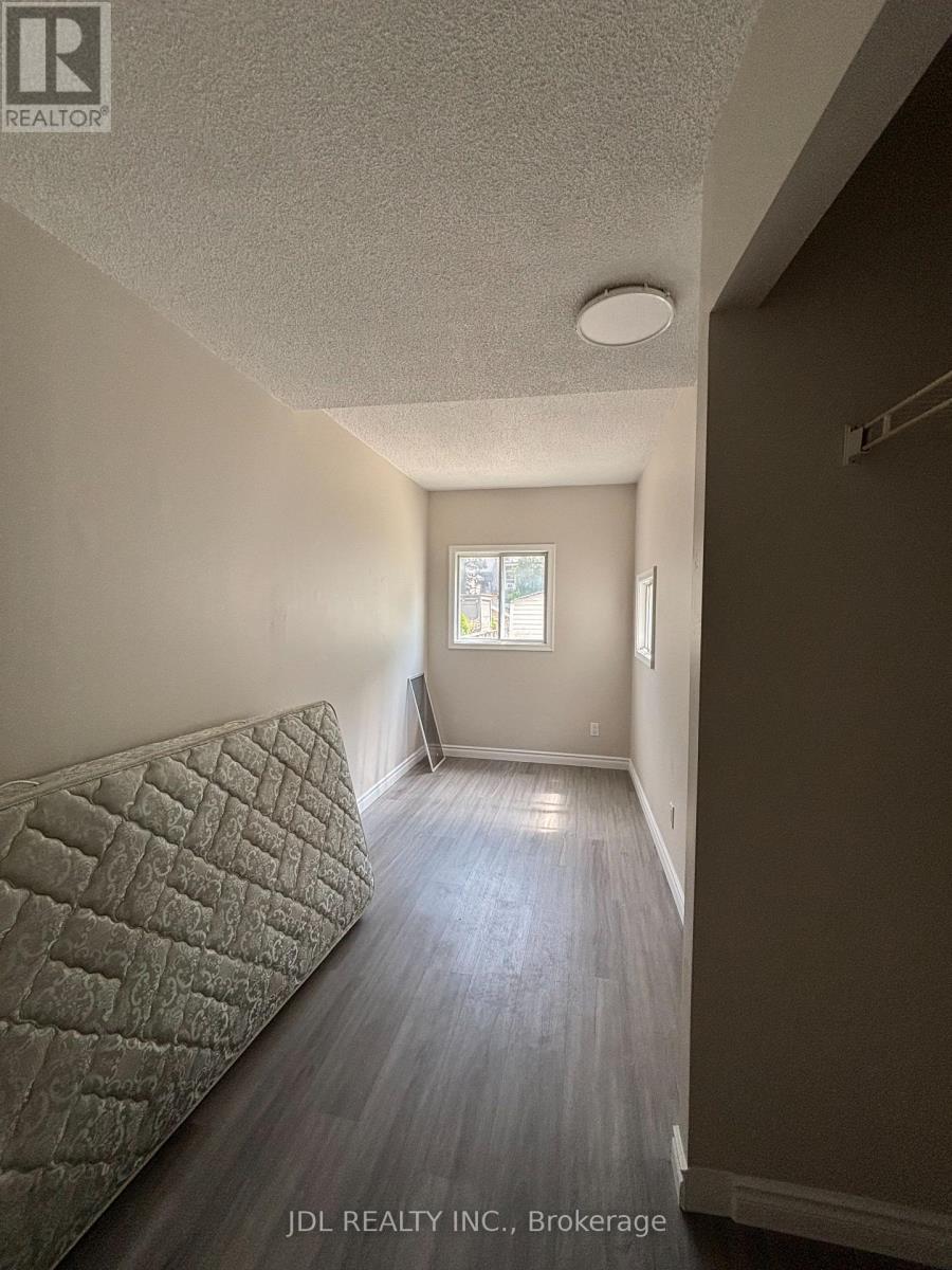 Main Floor - 593 Bathurst Street, Toronto, Ontario  M5S 2P8 - Photo 9 - C12762354