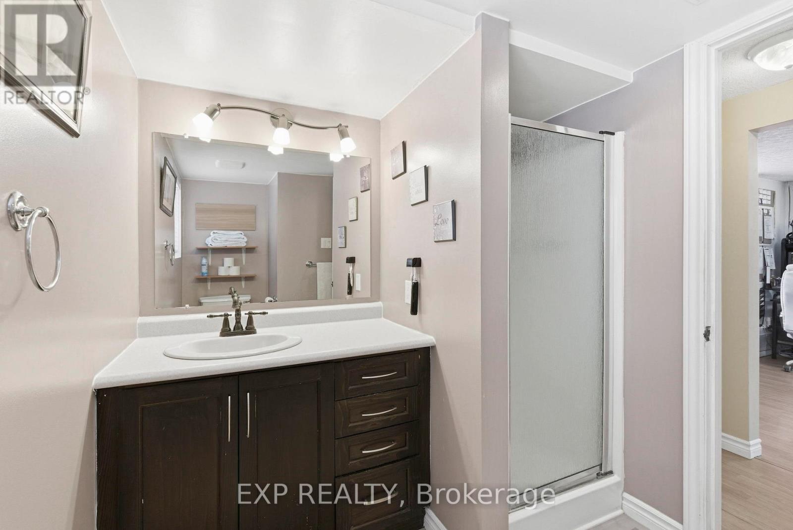 735 Montcalm Court, Cornwall, Ontario  K6H 6C2 - Photo 12 - X12762122